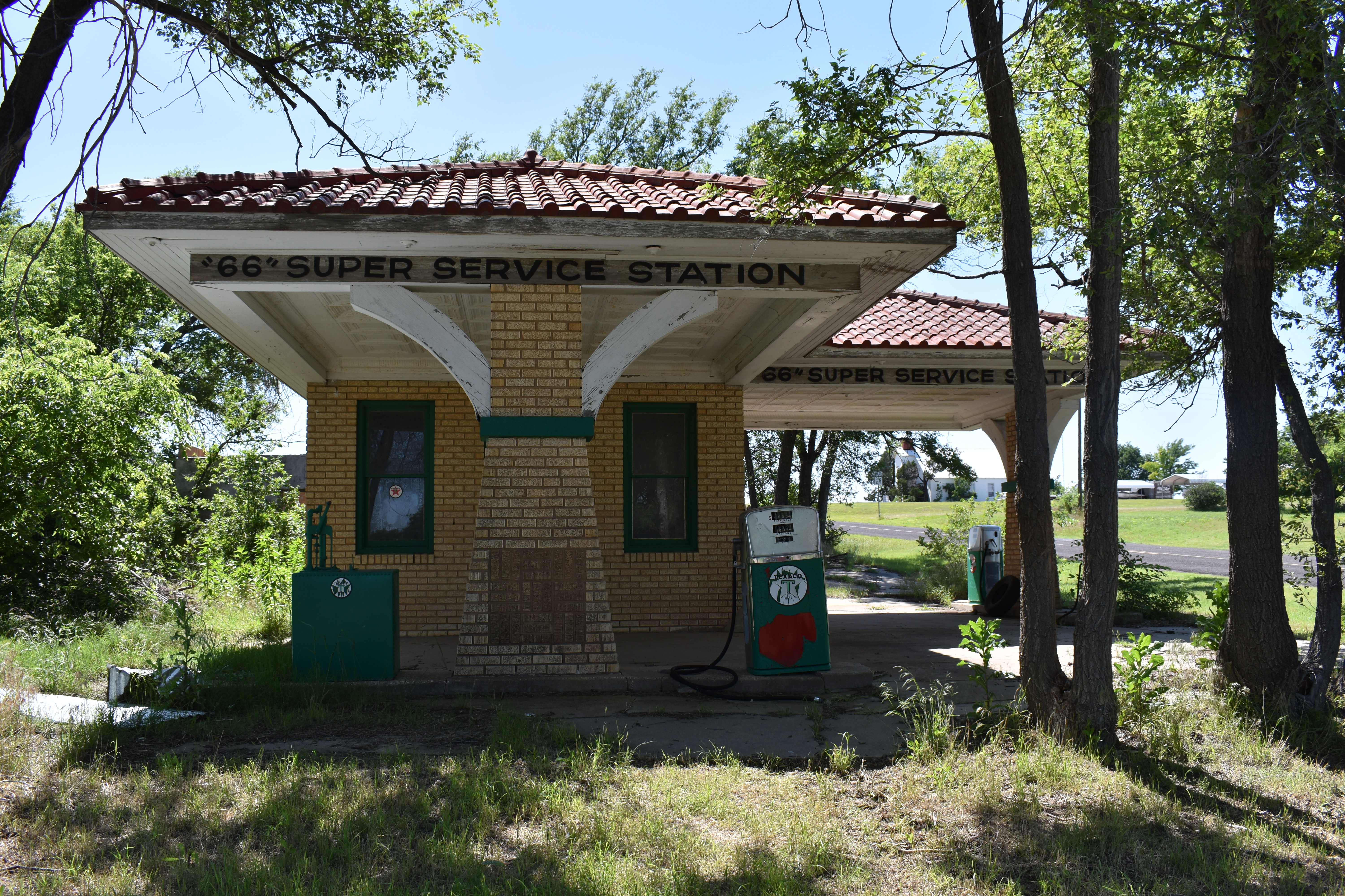 Kiser's 66 Super Service Station - Route 66